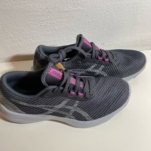 Brand new ASICS sneakers. Size 7